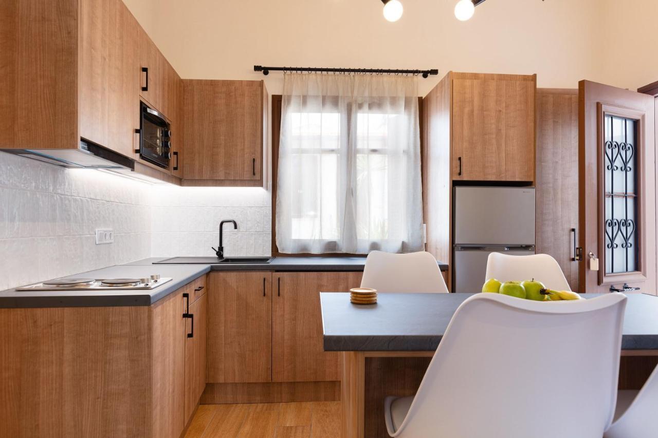 Lilys Apartments Rethymno  ภายนอก รูปภาพ
