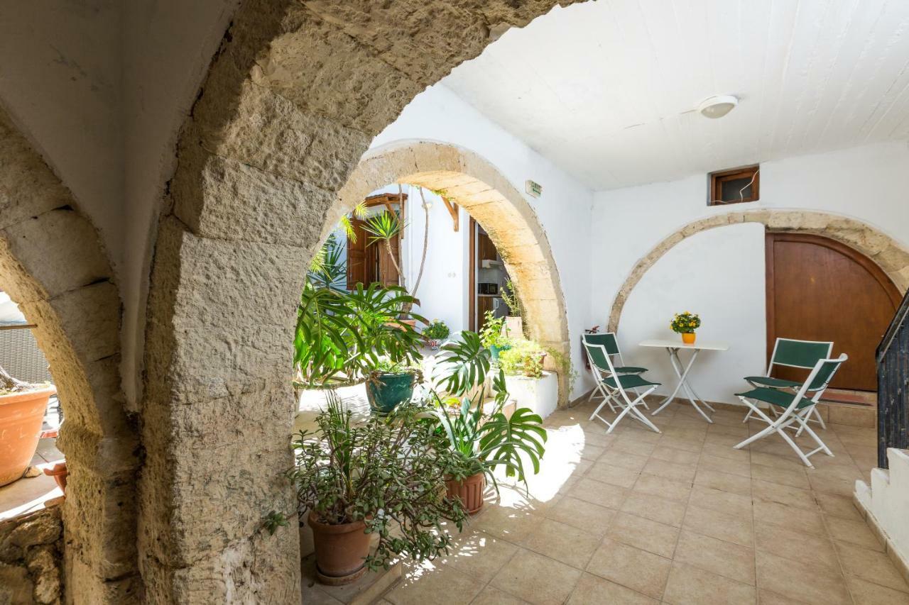 Lilys Apartments Rethymno  ภายนอก รูปภาพ